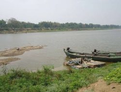 Terkesan Ada Pembiaran Dari Yang Berwajib, Tambang Pasir Mekanik Sungai Bengawan Solo Di Desa Pilangsari Masih Marak