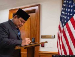Bertemu Prabowo, Menhan AS Ingatkan Komitmen pada Supremasi Hukum_3