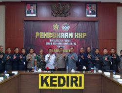 Pokjar 6 melakukan kuliah kerja profesi (KKP) Tahap II di Mapolres Kediri