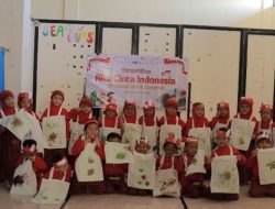 Tanamkan semangat Pejuang di Hari Kemerdekaan RI, Murid KB TK Nurul Falah Kenakan Batik Ecoprint