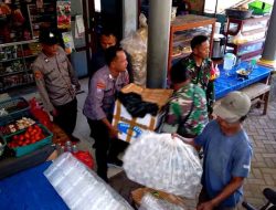 Penertiban Miras, Polisi di Situbondo Amankan Ratusan Botol Arak