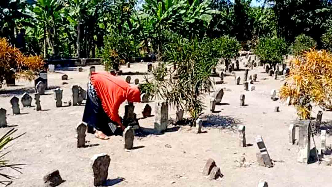 Perusak 32 Batu Nisan di TPU Desa Sambungrejo Sidoarjo Dipolisikan_1