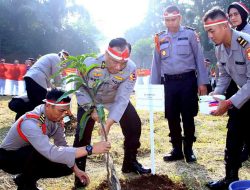 Polres Kediri Kota Tanam Ribuan Berbagai Jenis Pohon Wujudkan Polri Lestarikan Negeri