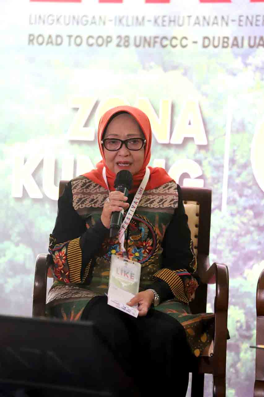 Bupati Mundjidah Wahab Narasumber Talkshow Festival LIKE Road To COP-28 Tahun 2023 Di Jakarta_3