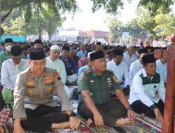 Dandim Pemalang Melaksanakan Sholat Istisqa Bersama Forkompinda kabupaten Pemalang