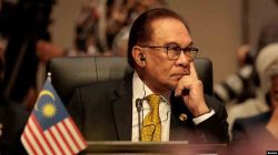 Dinilai Melupakan Prinsip, PM Malaysia Dikecam Sebagian Pendukung_1