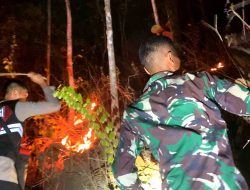Gercep, Polisi Bersama TNI dan Relawan Padamkan Kebakaran Lahan di Karangsuko Trenggalek