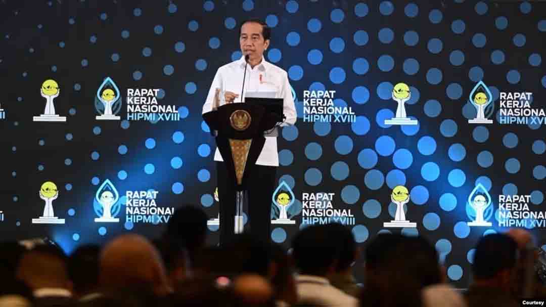 Jokowi Minta Hentikan Ekspor Bahan Mentah_1