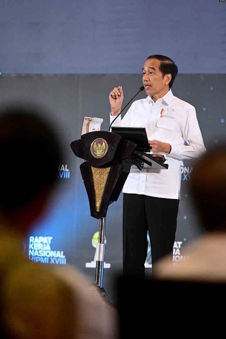 Jokowi Minta Hentikan Ekspor Bahan Mentah_2