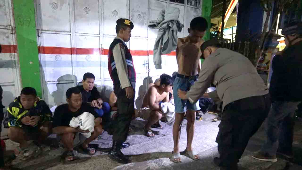 Kapolsek Mojoroto Gagalkan Belasan Pesilat yang Akan Tawuran di Jalan Agus Salim Bandar Kidul Kediri_1