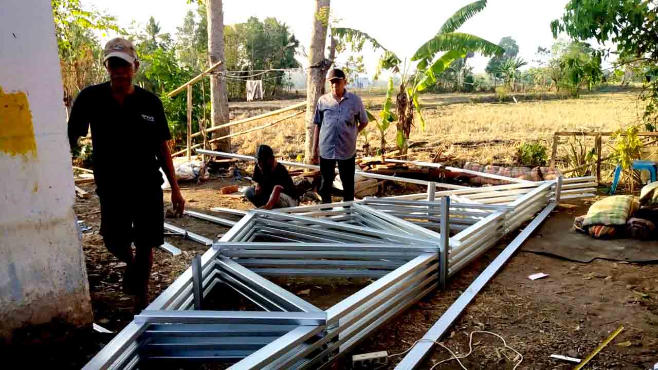 Lama Terbengkalai, Pemerintah Desa Moncongkomba Rehab Posyandu 2
