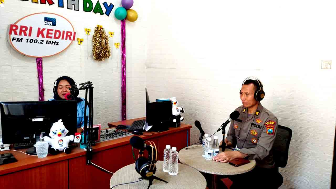 Menarik, Polres Kediri Sosialisasi Ops Zebra Semeru 2023 Lewat Radio
