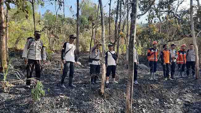 Upaya Pemadaman Kebakaran di Kawasan Lereng Gunung Klotok Kediri Dilanjutkan, Ini yang Dilakukan Polisi_2