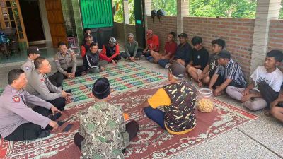 Gelar Jumat Curhat Polisi di Trenggalek Ajak Pesanggem Peduli Jaga Hutan