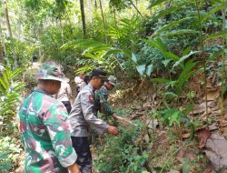 Sinergitas TNI-Polri dan Warga Pasang Selang, Perlancar Pemenuhan Kebutuhan Air Bersih