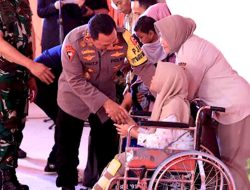 Masyarakat dan Ketua PWI Jatim Apresiasi Kegiatan Bakti Kesehatan dan Sosial Reuni Akabri 91 di Malang_2