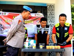 Penguatan Pengawasan Terhadap Anggota, Polres Tuban Gelar Tes Urine Dadakan