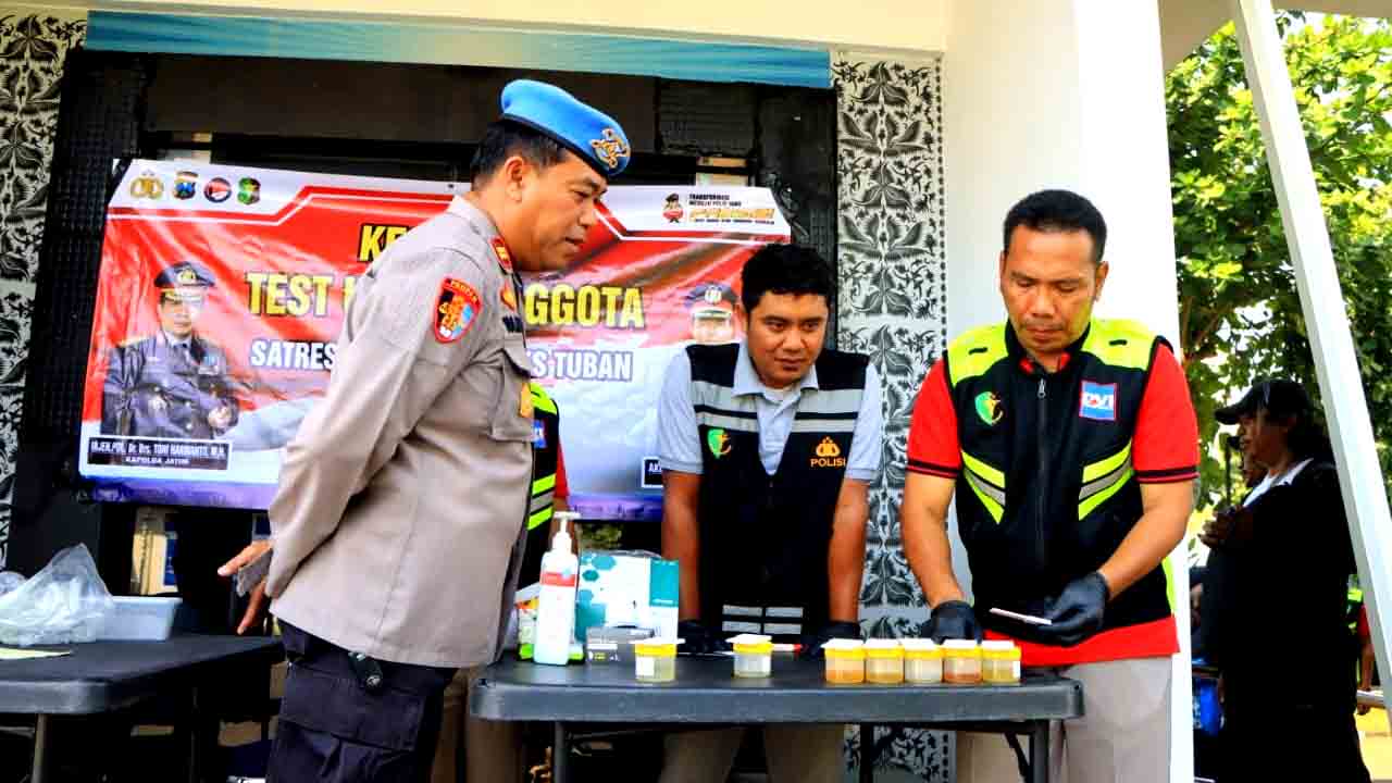 Penguatan Pengawasan Terhadap Anggota, Polres Tuban Gelar Tes Urine Dadakan