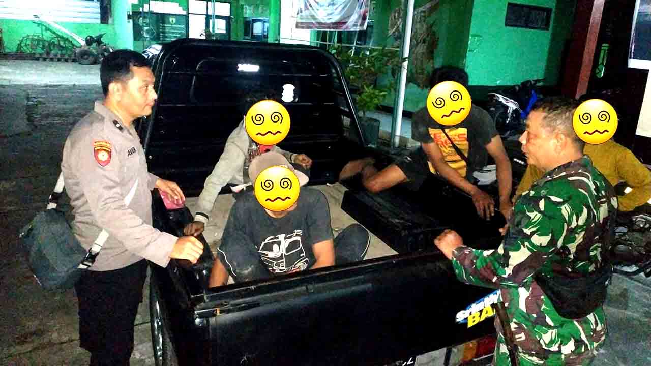 Polisi Berhasil Amankan Empat Orang Terduga Pencurian Janur dari Amukan Warga di Lumajang