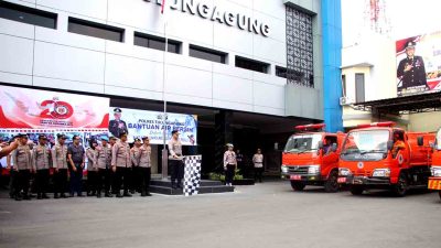 Polisi Salurkan Bantuan Air Bersih ke Tiga Kecamatan di Tulungagung