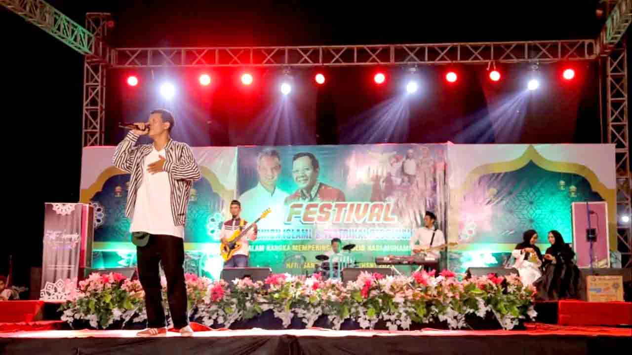 Ribuan Masyarakat di Tuban Tumpah Ruah,