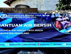 Salurkan Bantuan Air Bersih ke Masyarakat Terdampak Kekeringan Dari Perusahaan Umum Daerah Air Minum Tirta Mulia Pemalang