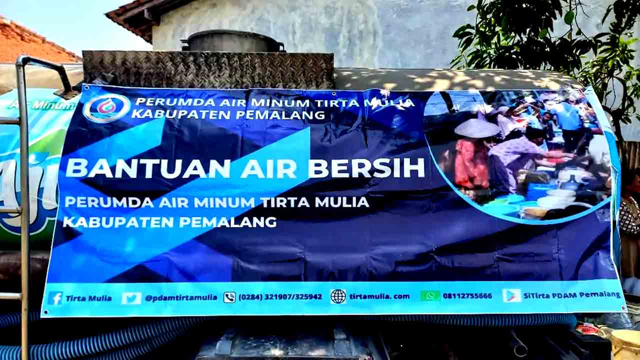 Salurkan Bantuan Air Bersih ke Masyarakat Terdampak