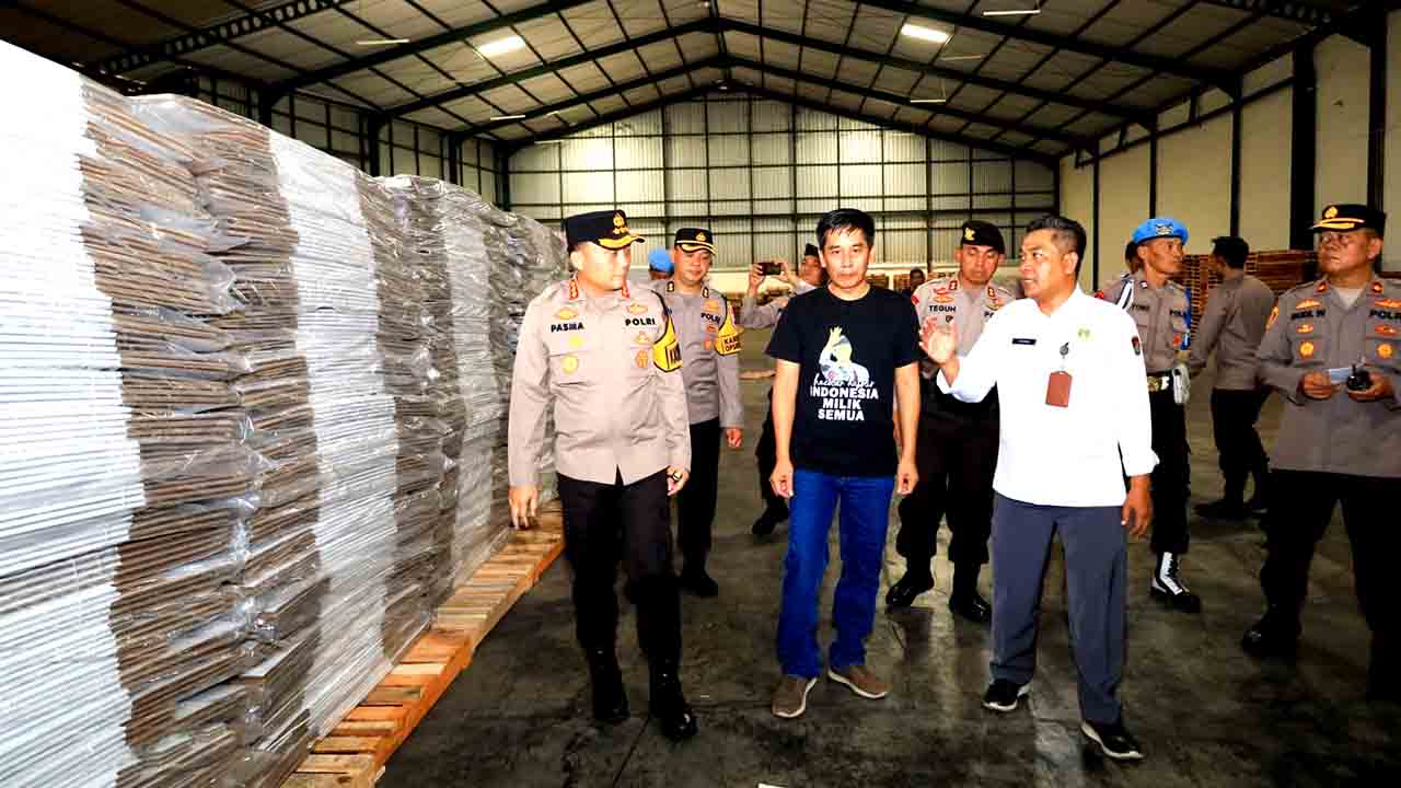 Bersama Petugas Kpu Dan Bawaslu