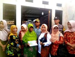 Dharma Wanita Pemkab Pemalang Beri Bantuan Korban Kebakaran Di Desa Kejene Kecamatan Randudongkal