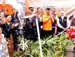 Gubernur Jawa Timur Resmikan Jaringan Pipa Air Bersih yang Telah Diperbaiki di Kecamatan Sukapura