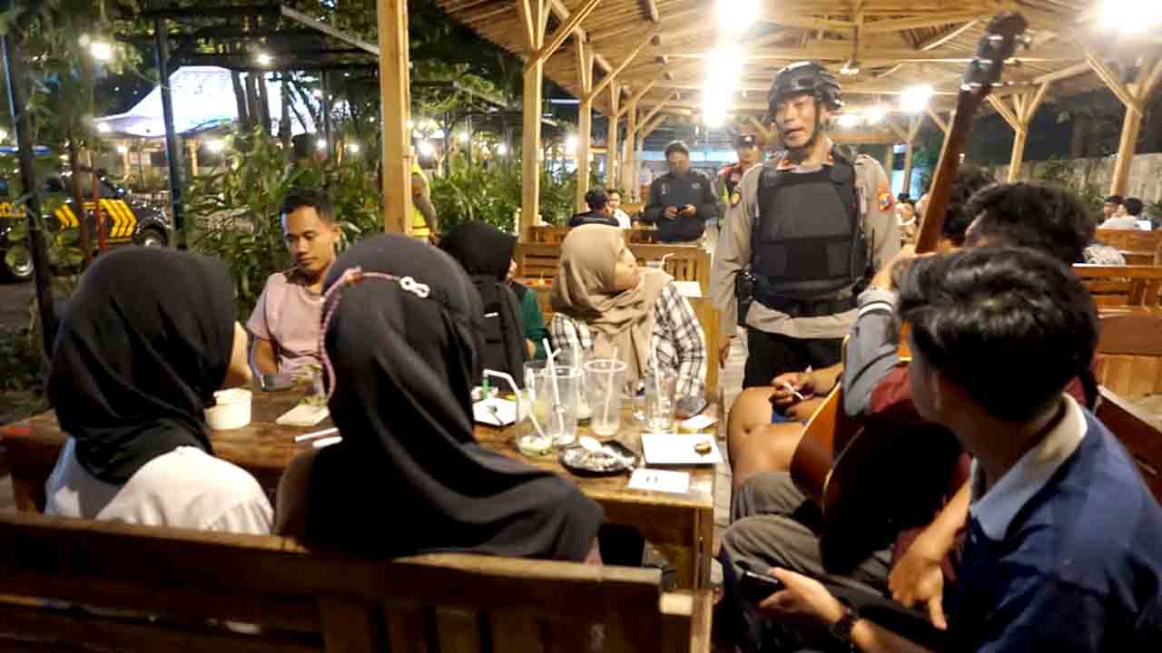 Jelang pemilu 2024, ini yang dilakukan kapolsek mojoroto bersama anggota