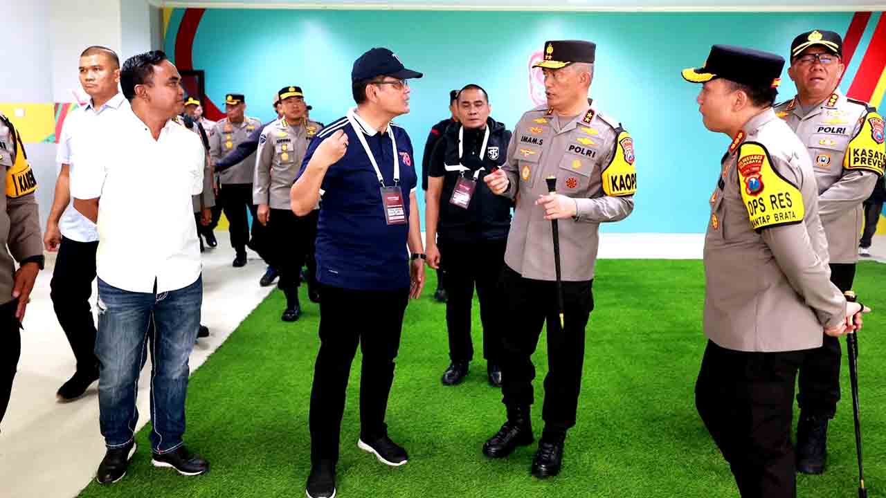 Jelang Piala Dunia U 17, Kapolda Jatim Tinjau Kesiapan Pengamanan di Stadion GBT