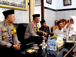 Kapolda Jatim Kunjungi Sejumlah Ponpes Perkuat Silaturahmi Untuk Kamtibmas