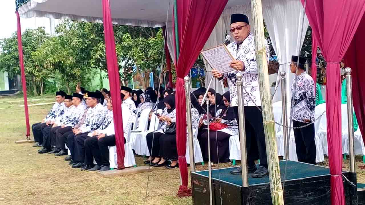 Kapolsek Mojoroto Hadiri Apel Bersama Hut Pgri Ke 78 Dan Hari Guru Nasional, Ini Yang Disampaikan !