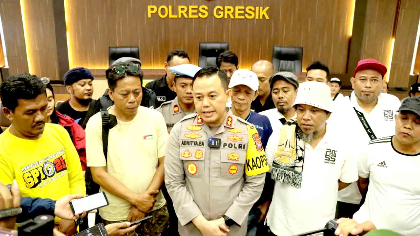 Pnssi kunjungi polres gresik sampaikan permohonan maaf atas kericuhan di stadion gelora joko samudro