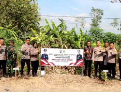 Peduli Lingkungan Polres Ponorogo Tanam Ratusan Bibit Pohon di Slahung