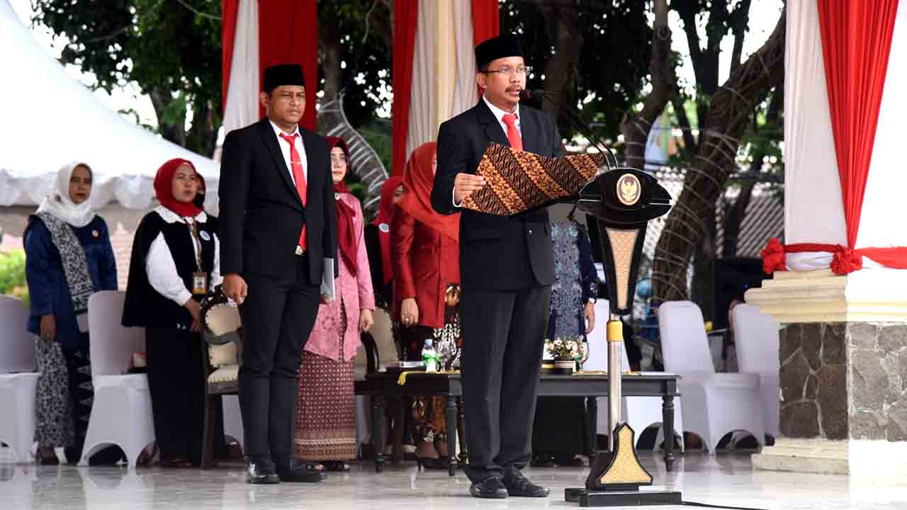 Peringati hari pahlawan, bupati gus muhdlor ajak berjuang perangi kebodohon dan kemiskinan 1