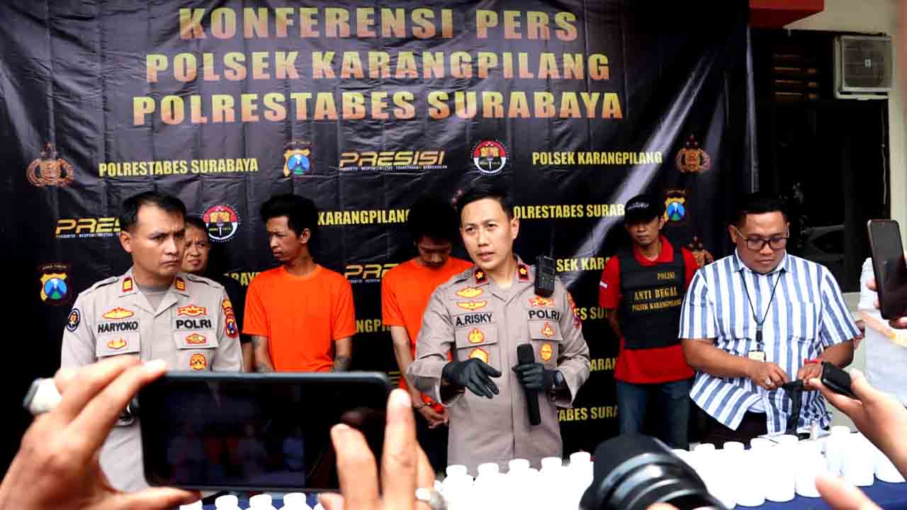 Polisi Berhasil Amankan Dua Kurir Narkoba Di Surabaya, Ribuan Butir Pil Koplo Disita