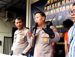 Polisi Berhasil Amankan Dua Kurir Narkoba Di Surabaya, Ribuan Butir Pil Koplo Disita 2