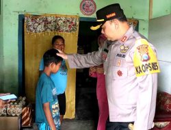 Polres Blitar Salurkan Bansos Bagi Anak Penderita Atresia