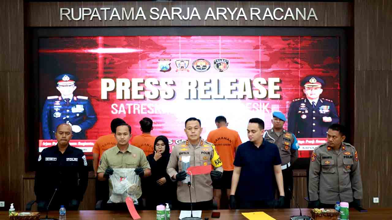 Polres gresik tetapkan delapan tersangka kericuhan di stadion gelora joko samudro