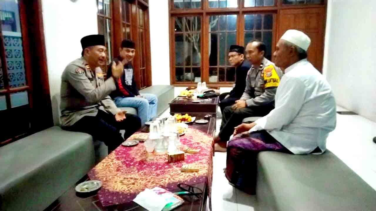 Sampaikan pesan pemilu damai polisi sambangi para tokoh ulama