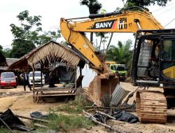 Sebanyak 400 Personil Gabungan Melakukan Penutupan Penyulingan Minyak Ilegal Di Baylen 2
