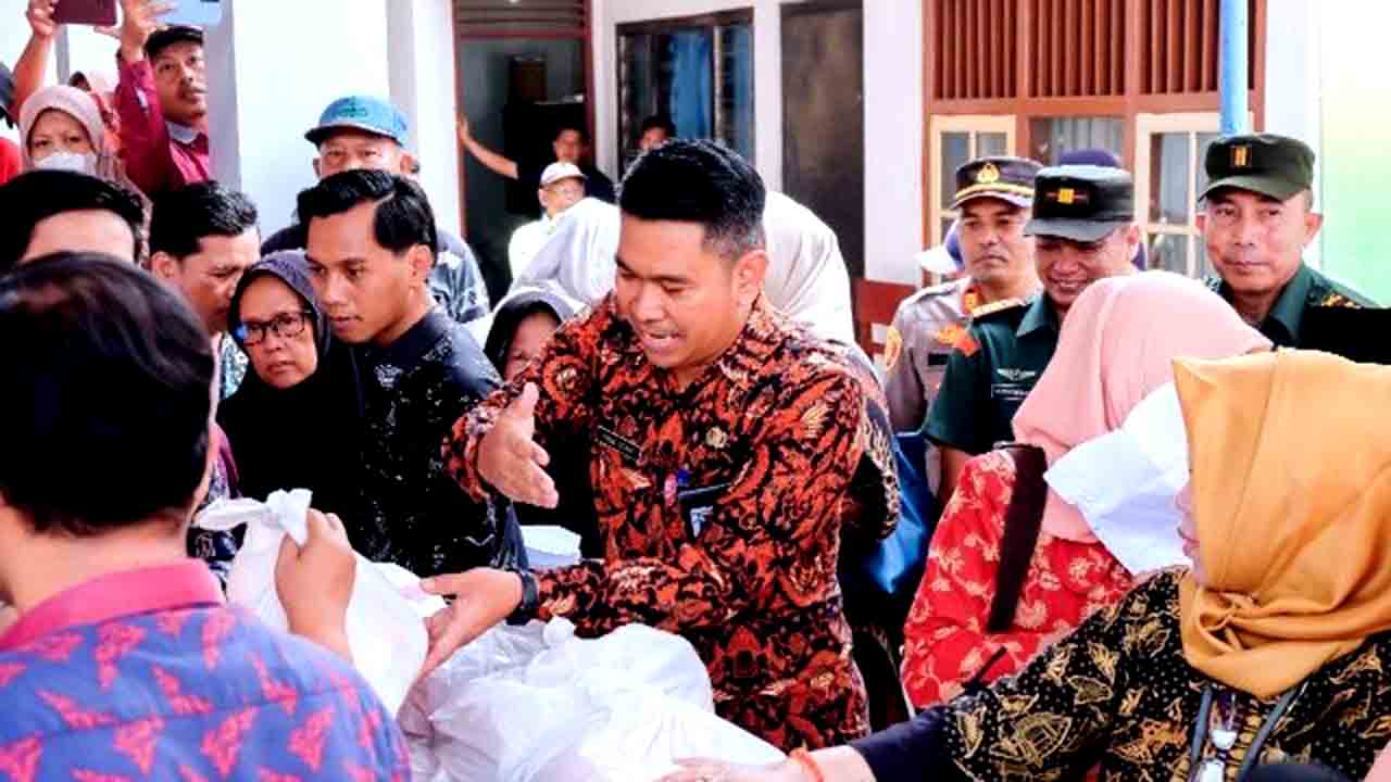 Stok Barang Kebutuhan Pokok Di Pasar Murah Terbatas, Bupati Minta Utamakan Masyarakat Kurang Mampu