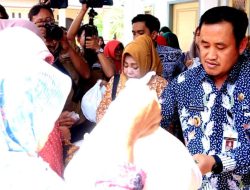 Pasar Murah, Warga Desa Pesantren Ulujami Sambut Senang