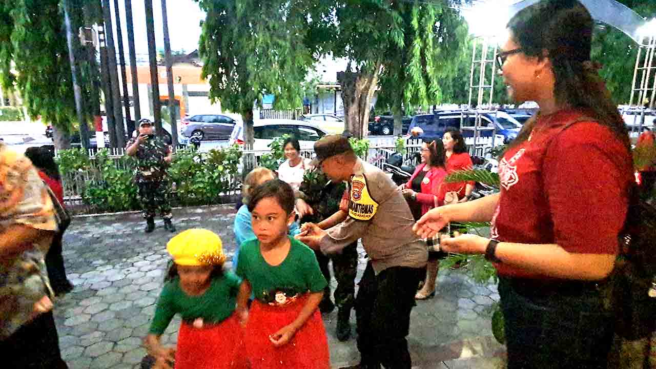 Amankan Ibadah Perayaan Natal, Polres Kediri Kota Terjunkan Personel Pengamanan 3
