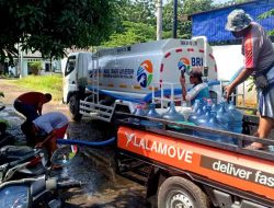 Bentuk Kepedulian Bantuan Air Bersih Disalurkan Oleh Perumda Tirta Mulia Kepada Masyarakat Desa Sambeng