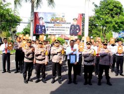 Berhasil Ungkap Kasus Pengeroyokan Di Bantaran Sungai Brantas, Anggota Sat Reskrim Diganjar Penghargaan 2