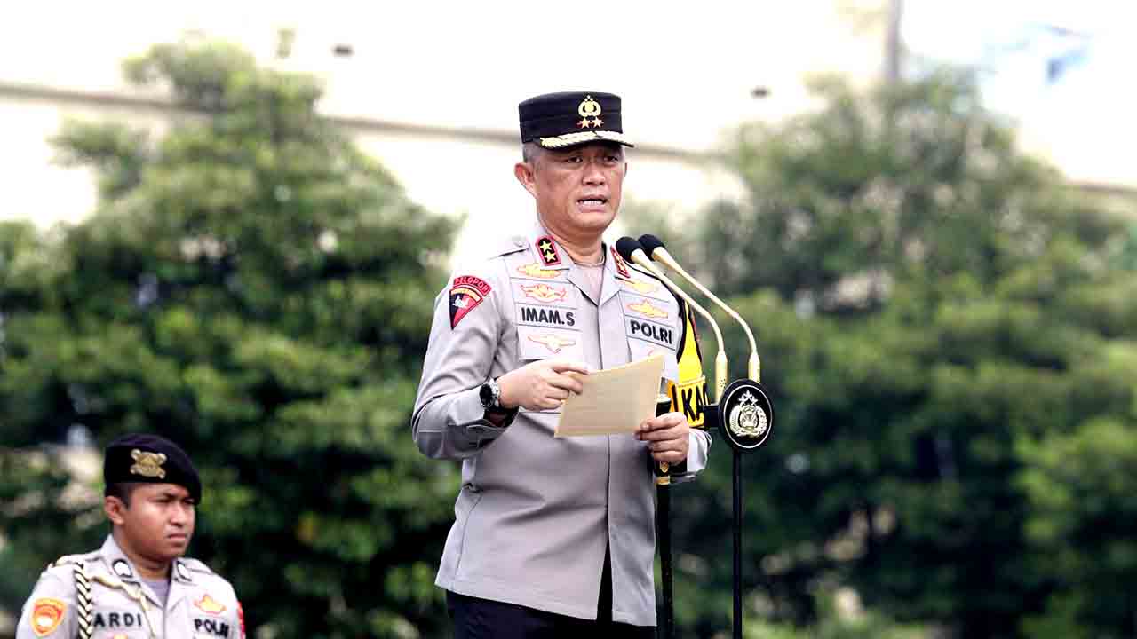 Beri Penghargaan Kepada 40 Personel Berprestasi