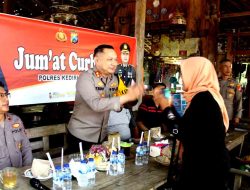 Di Jum’at Curhat : Kapolres Kediri Kota Ajak Warga Jaga Kamtibmas Jelang Pemilu 2024